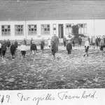 Bybjerg skolebillede 1919, der spilles tårnbold